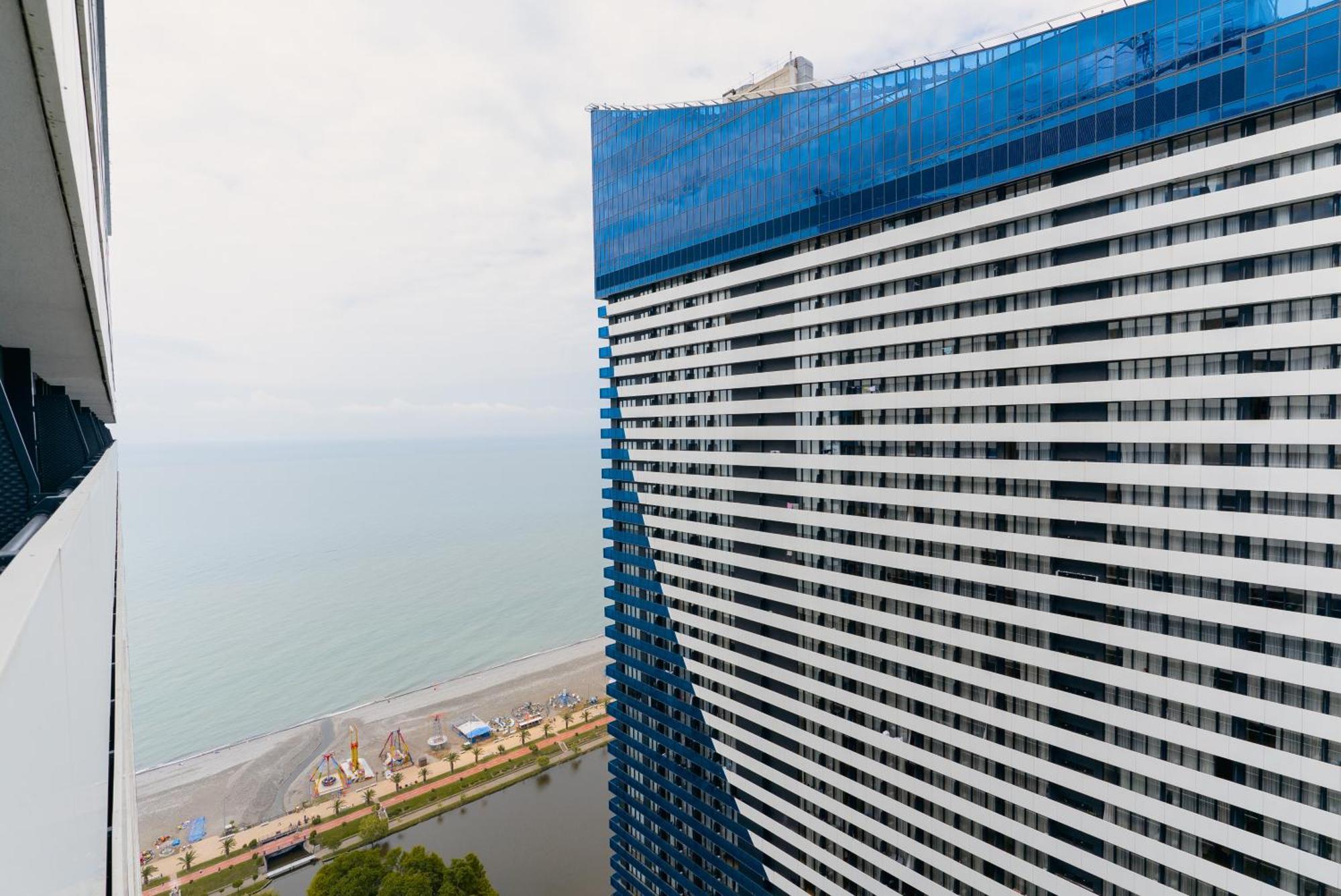 Habiby Orbi City Батуми Екстериор снимка
